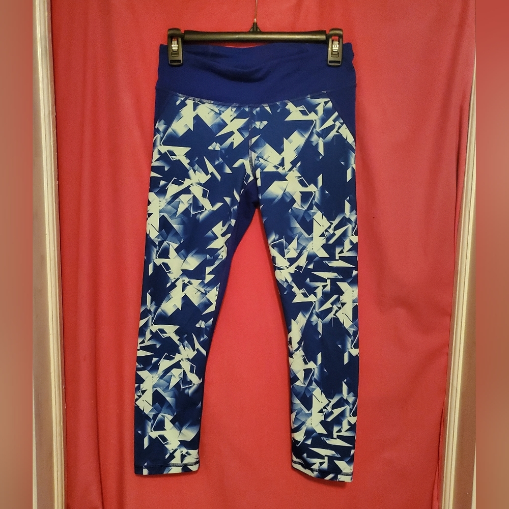 #1146 Under Armour Capri leggings